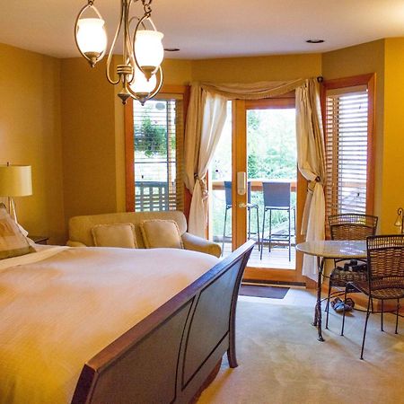 Tranquility Bay Waterfront Inn Sechelt Rum bild