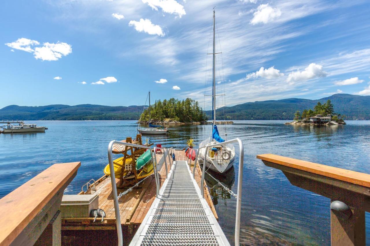 Tranquility Bay Waterfront Inn Sechelt Exteriör bild